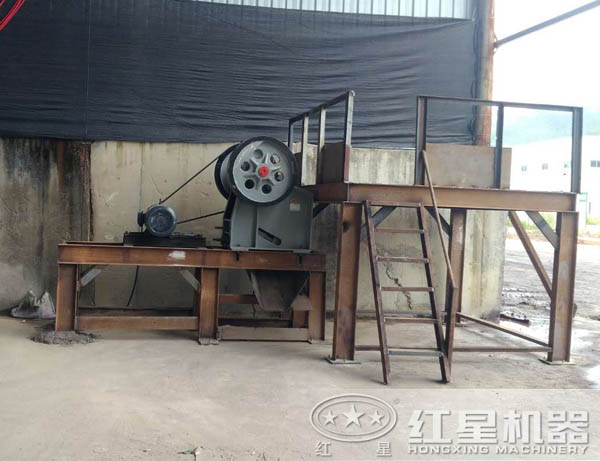 小型PE-150×250顎破機現場安裝 小型PE-150×250顎破機現場安裝