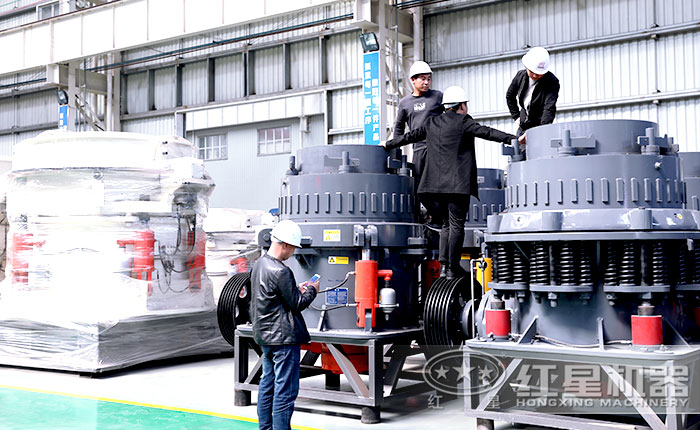 鵝卵石圓錐破碎機(jī) 鵝卵石圓錐破碎機(jī)