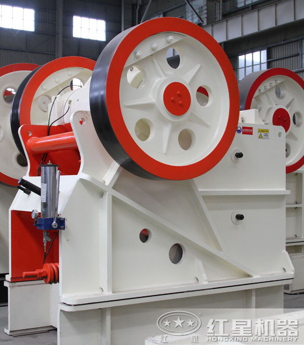 新型kd顎式破碎機(jī)