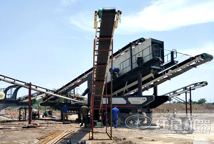 紅星技術工人為用戶現場安裝 紅星技術工人為用戶現場安裝