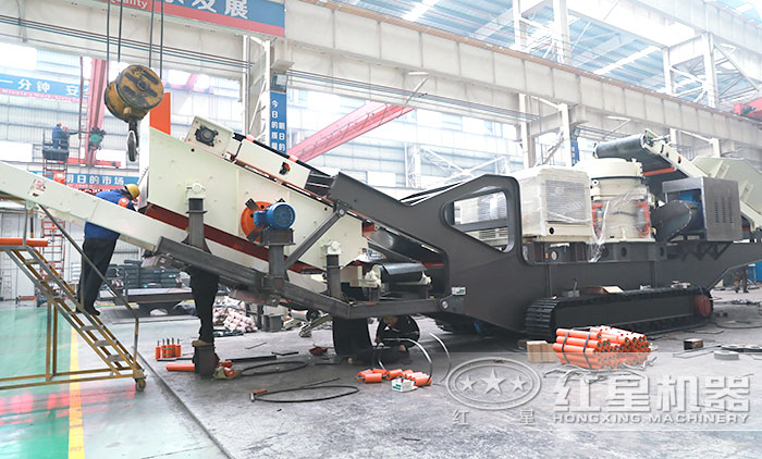 多機組合下的移動碎石機 多機組合下的移動碎石機