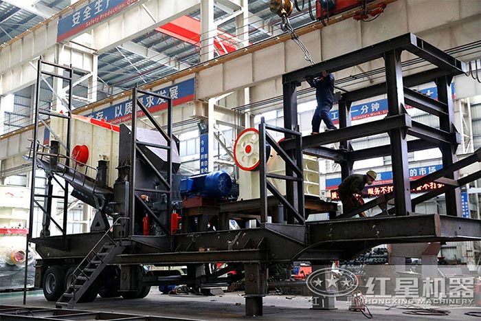 車載式石子磕碎機搭載配置柴油機,發(fā)電機 車載式石子磕碎機搭載配置柴油機,發(fā)電機