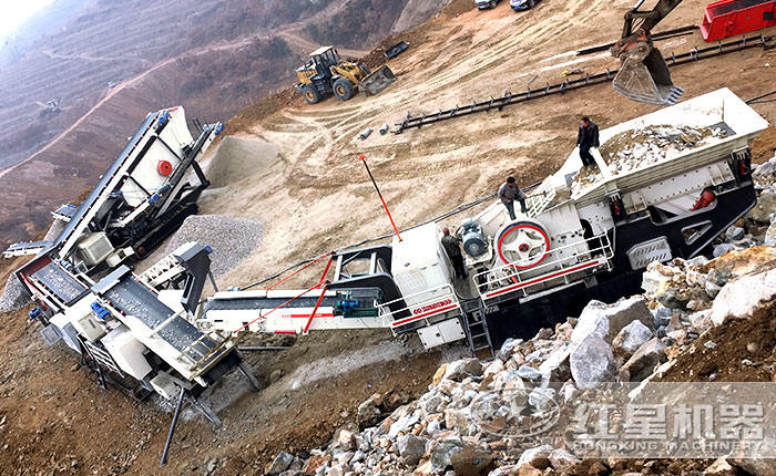 履帶移動破現場 履帶移動破現場