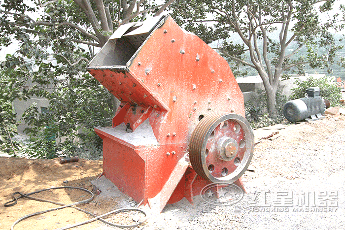 小型錘式破碎生產線現場 小型錘式破碎生產線現場