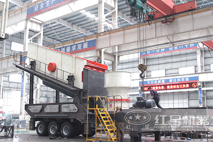 輪胎移動建筑垃圾破碎站