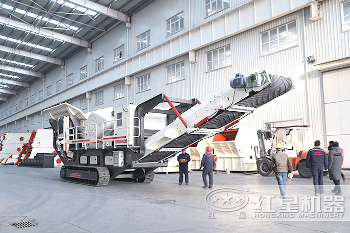 履帶移動破碎機(jī)車間展示 履帶移動破碎機(jī)車間展示