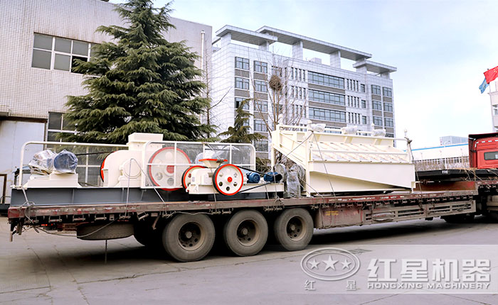 對(duì)輥制砂機(jī)發(fā)貨 對(duì)輥制砂機(jī)發(fā)貨