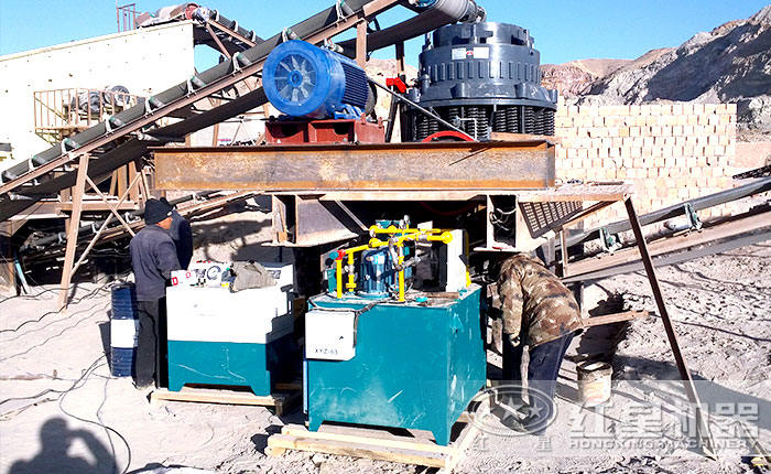 圓錐破鵝卵石破碎現(xiàn)場(chǎng) 圓錐破鵝卵石破碎現(xiàn)場(chǎng)