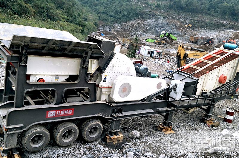 重錘式移動破碎機(jī)單機(jī)作業(yè)安裝現(xiàn)場 重錘式移動破碎機(jī)單機(jī)作業(yè)安裝現(xiàn)場