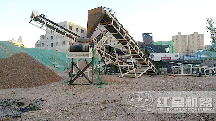 輪胎配置下的流動式作業的碎石加工設備 輪胎配置下的流動式作業的碎石加工設備