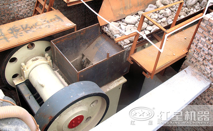 顎式破碎機進料口 顎式破碎機進料口
