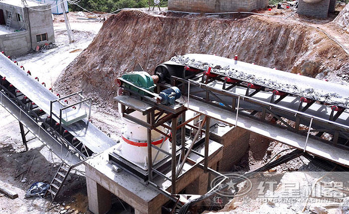 單杠圓錐破碎機(jī)現(xiàn)場(chǎng) 單杠圓錐破碎機(jī)現(xiàn)場(chǎng)