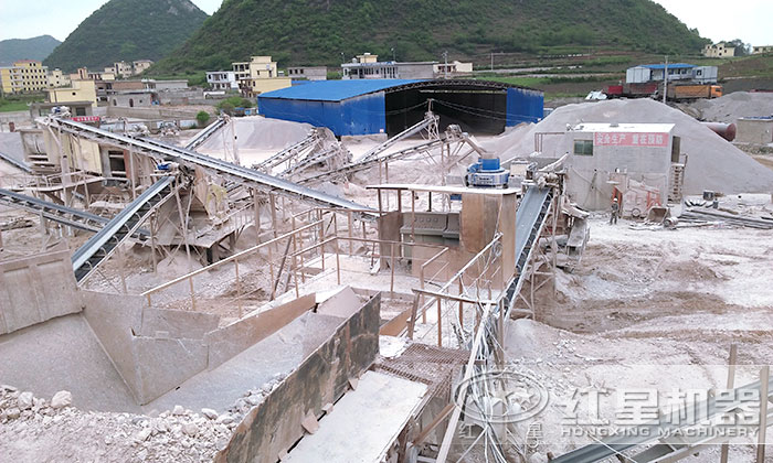 人工造沙現(xiàn)場(chǎng) 人工造沙現(xiàn)場(chǎng)