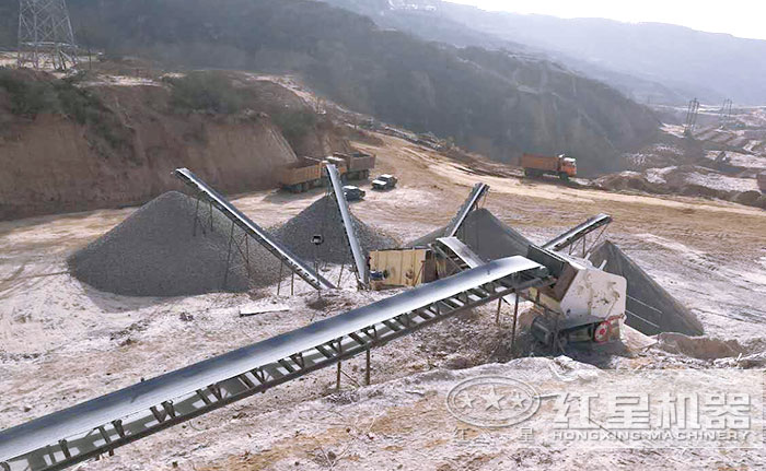 反擊式破碎機(jī)加工青石現(xiàn)場 反擊式破碎機(jī)加工青石現(xiàn)場